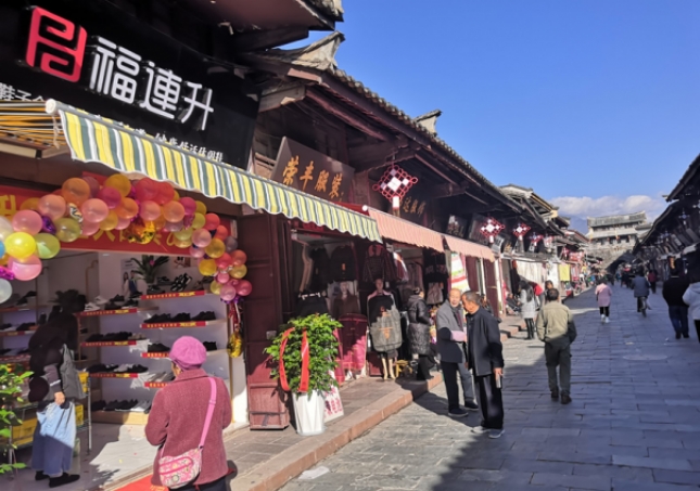 賀：福連升休閑鞋品牌四川西昌市會(huì)理古城北街店正式開(kāi)業(yè)！